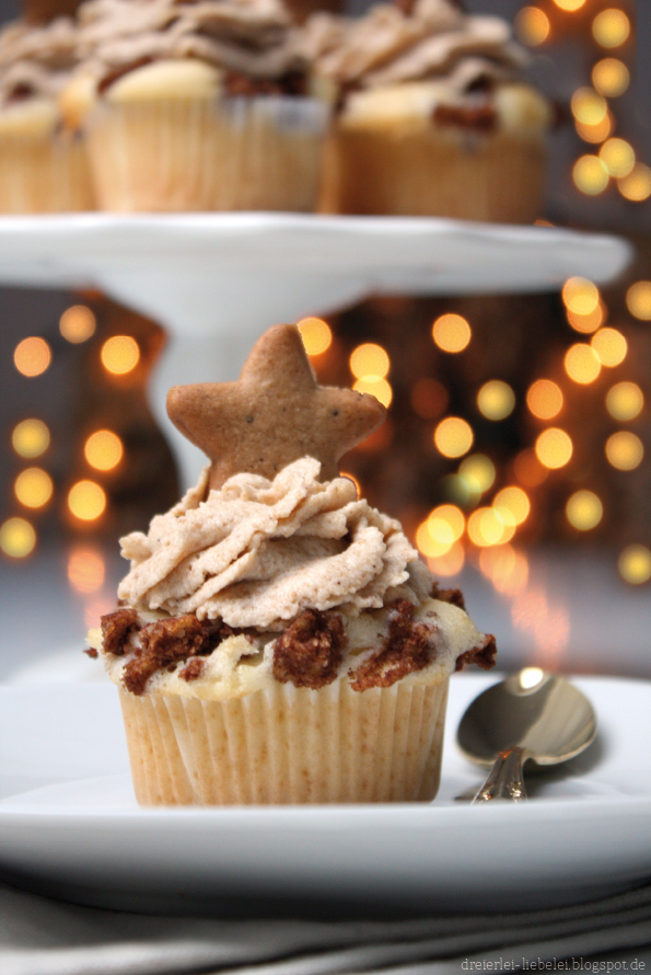 Bratapfel-Cupcakes mit Spekulatius-Cremetopping