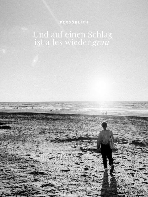Seit Mai, eigentlich über den ganzen Sommer hinweg, wütete meine Kinderwunschwunde wieder ordentlich. Ich habe meine Lieblingsmonate trotzdem irgendwie gestaltet und versucht, so viel Leben wie möglich reinzupacken, aber der Grauschleier ließ sich nicht verleugnen. 

Umso schöner war es, Ende August zu bemerken, dass die Wolken sich ganz langsam wieder verziehen. Vorgestern habe ich zum ersten Mal seit langem wieder Tränen gelacht und gestern schaute ich wieder in zwei lang vermisste leuchtende Augen, als ich in den Spiegel blickte. 

Ich kann mich daran nicht so richtig gewöhnen. Ich wär so gern die Frau, die zwar keine Kinder bekommen konnte, aber ihr »selbstbestimmtes« Leben jetzt in vollen Zügen genießt. Aber, naja, es ist nun mal nicht selbstbestimmt, wenn ich mich nicht selbst dafür entschieden habe. Wenn mir die Wahl genommen wurde. 

Meine Kinder, unsere Kinder, für die es Namen und schon so viel Liebe gab, bestimmen oft mein Leben, ohne dass sie je geboren wurden. Und am Ende geht es eben nicht darum, sich zu wünschen, man sei anders. Am Ende geht es darum, sich das Leben, das man hat, zu gestalten – mit allem, was es mit sich bringt. 

Am Ende bin ich genau diese Frau. Die das Beste draus macht und sich erlaubt, ab und zu ein Wrack zu sein. »Denn ein Wrack ist ein Ort, an dem ein Schatz schlummert« ❤️‍🩹

Kinderwunsch | Unerfüllter Kinderwunsch | Unerfüllbarer Kinderwunsch | Mentale Gesundheit