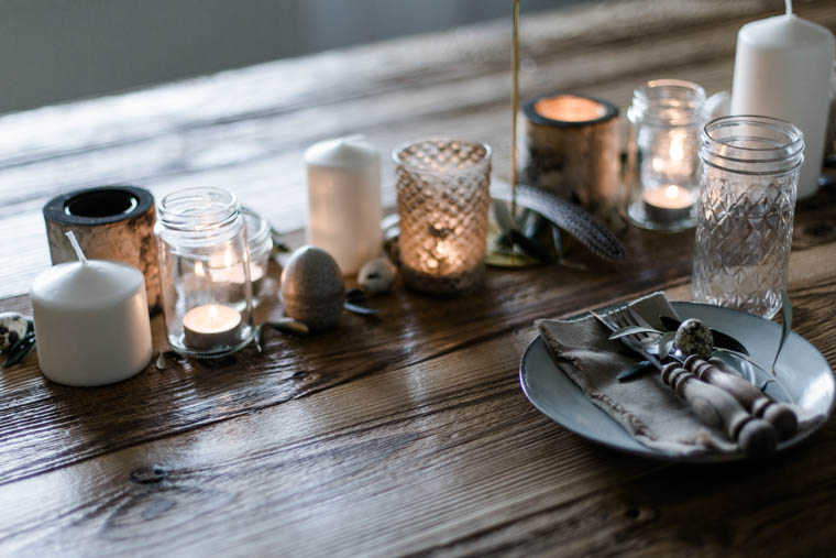 Tischdeko für Ostern – rustikal und natürlich ohne Kitsch