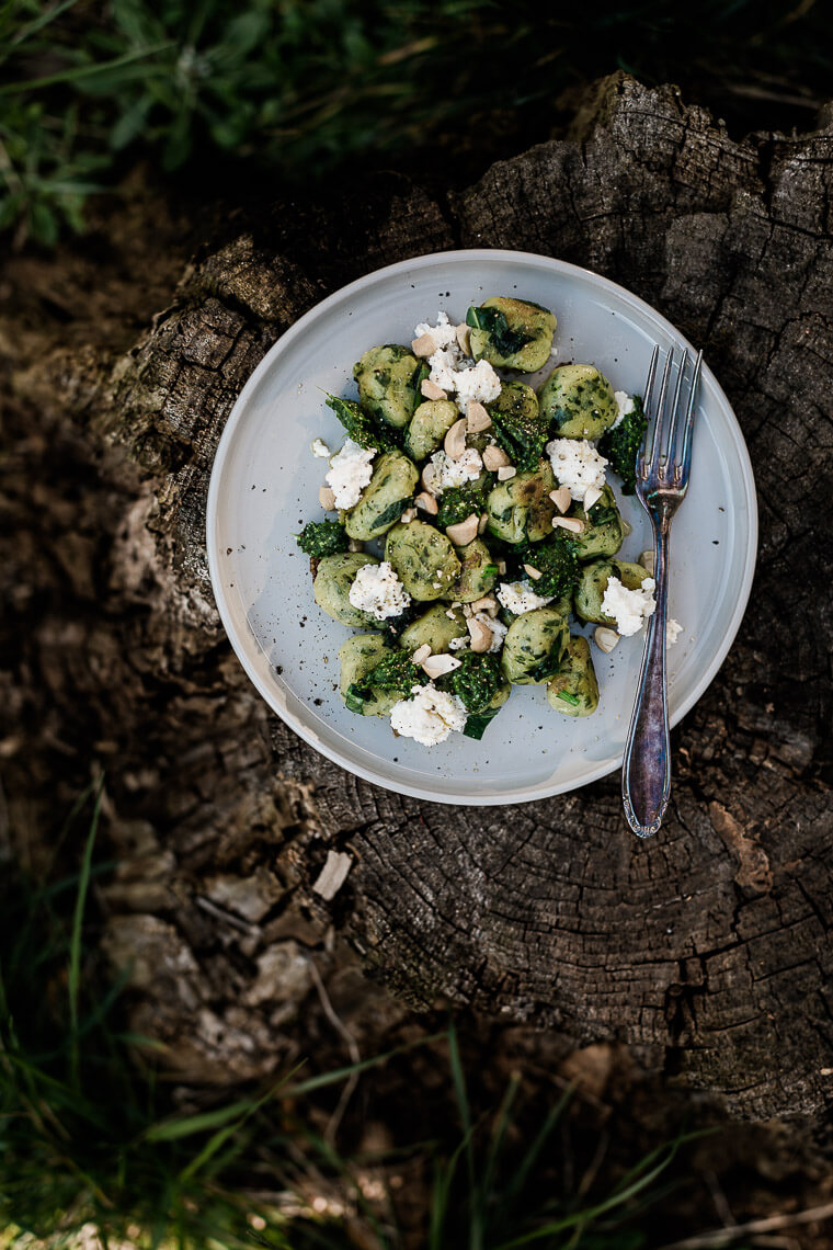 Bärlauch Gnocchi mit Ricotta, Pesto und Cashewkernen