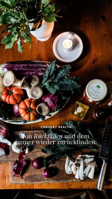 Sich gut um sich und die eigene Gesundheit zu kümmern, ist für die wenigsten von uns eine gerade Linie. Das klappt mal besser, mal weniger gut, mal schlechter, mal gar nicht und dann wieder wunderbar. 

Ich glaube, wir brauchen genau dafür mehr Vorbilder. Nicht noch mehr Theorie und Fakten, sondern eine Verbindung. Ein »hey, ich struggle auch.«, ein sich gesehen fühlen, ein »komm, wir fangen jetzt einfach wieder in kleinen Schritten an.«

Kein Perfektionsanspruch, kein ganz oder gar nicht. Einfach etwas Echtes! Etwas, das auch zu dir und deinem Leben passt.

Ich freu mich so sehr drauf, das comfort health Magazin für euch zu machen. Zum immer wieder in die Hand nehmen und durchblättern. Eine liebevolle Erinnerung für dich, dir etwas Gutes zu tun. Ganz bald ❤️

Ich lasse das Magazin nach Vorbestellung in limitierter Auflage drucken. Wenn du dich unverbindlich auf die Warteliste eintragen möchtest, schick mir gerne deine Mail Adresse und deinen Vornamen per Nachricht.

Wenn du das ebook gekauft hast oder in den nächsten Wochen kaufst, bekommst du die erste Ausgabe des Magazins gratis digital zugeschickt, da es eine überarbeitete Version des ebooks ist. Dann kannst du danach entscheiden, ob du das gedruckte Magazin vorbestellen möchtest.